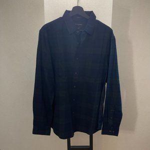 Banana Republic Untucked Fit Blue Green Plaid Cotton Long Sleeve Button-Up Shirt